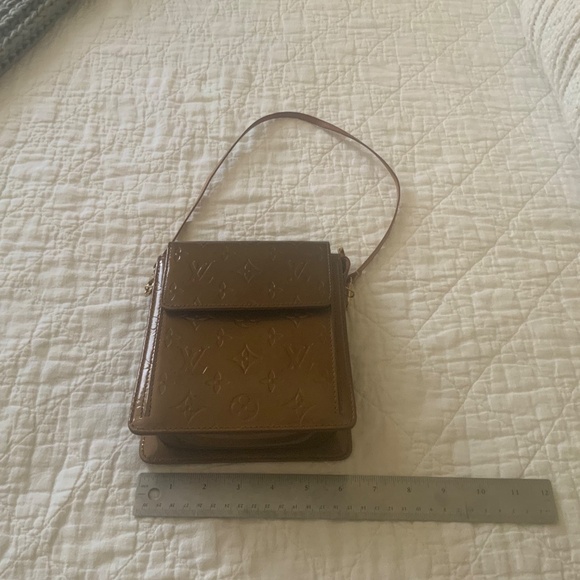 Genuine Louis Vuittion Small Vernis Purse - Picture 12 of 16